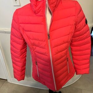 New without tags woman’s Nautica Performance Stretch Jacket Size Medium-No Hood